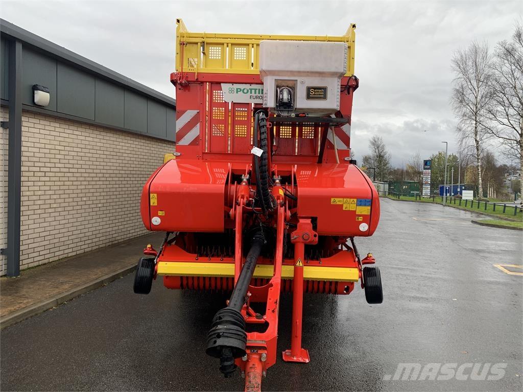 Pöttinger Europrofi 飼料トレーラー