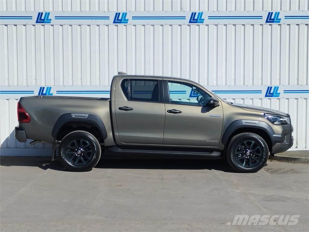 Toyota Invincible X ピックアップ／ドロップサイド