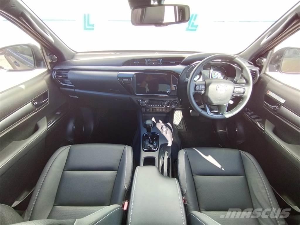 Toyota Invincible X ピックアップ／ドロップサイド