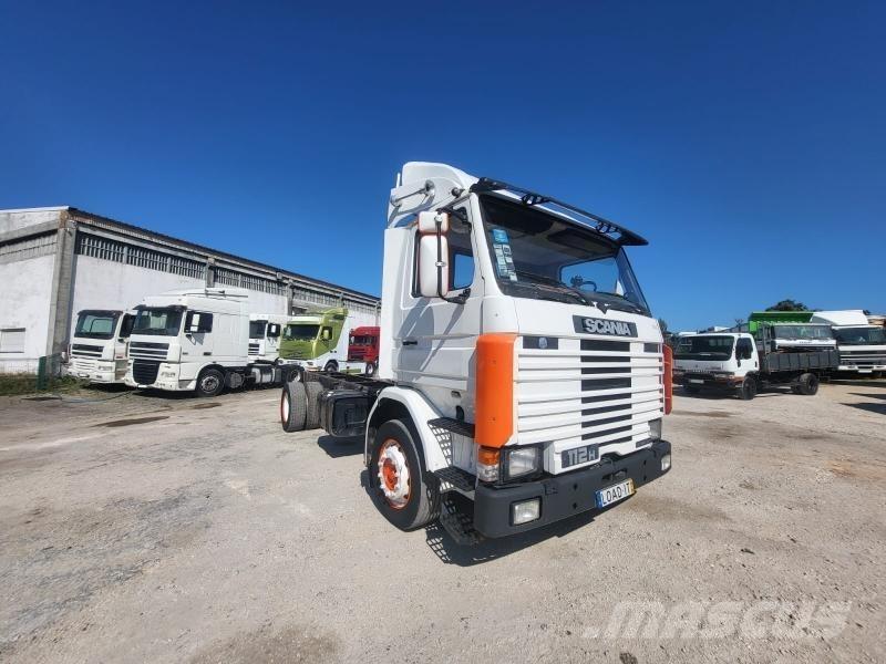 Scania 112 H キャブ付きシャーシ