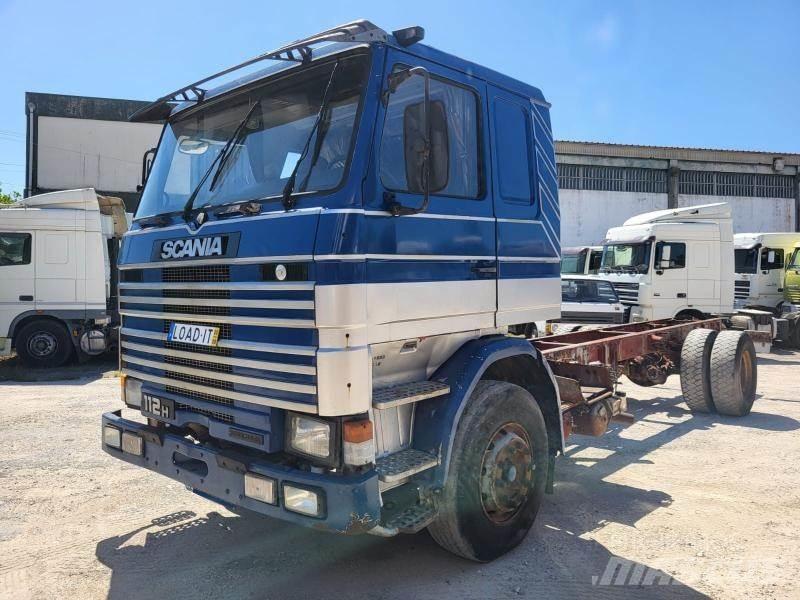 Scania 112H キャブ付きシャーシ