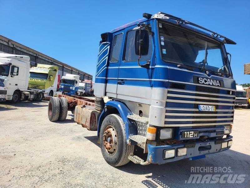 Scania 112H キャブ付きシャーシ