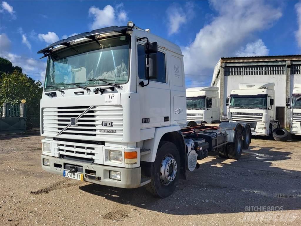 Volvo F10 キャブ付きシャーシ