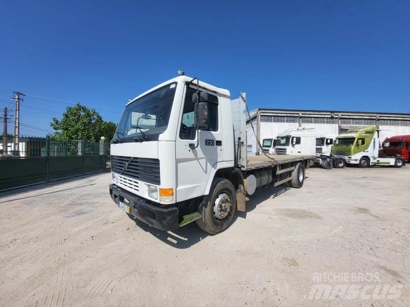 Volvo FL7 平ボディー