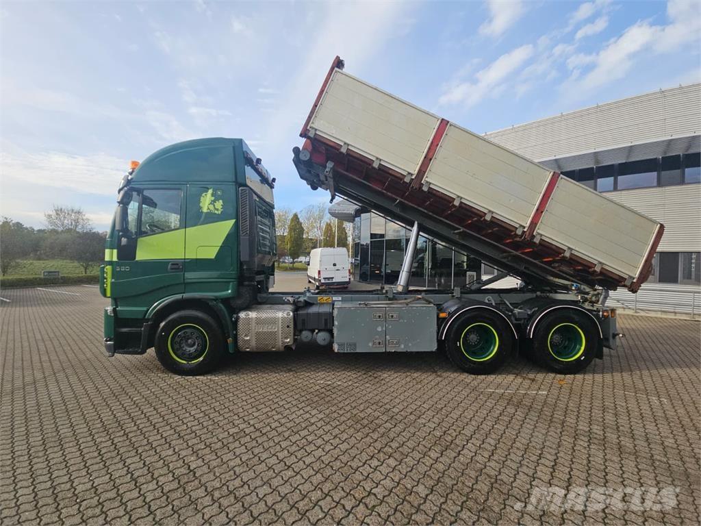 Iveco Stralis 560 6x4 ケーブルリフト着脱式トラック