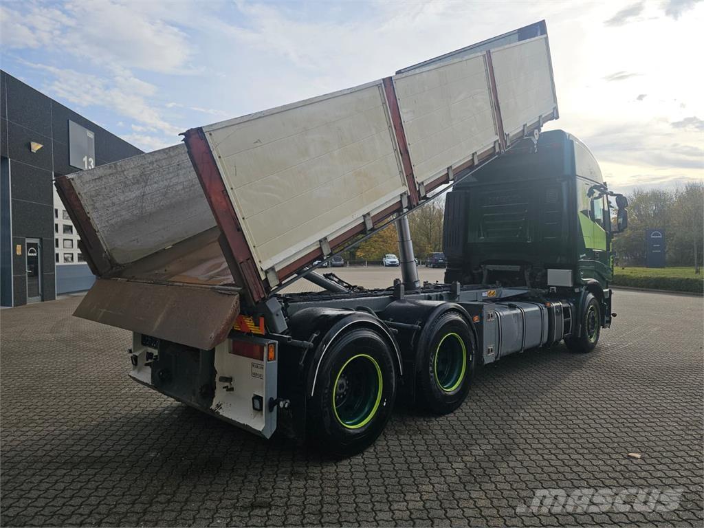 Iveco Stralis 560 6x4 ケーブルリフト着脱式トラック