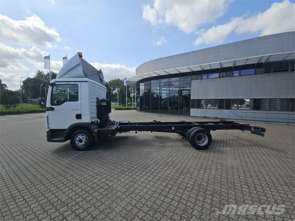 MAN TGL 8.190 キャブ付きシャーシ