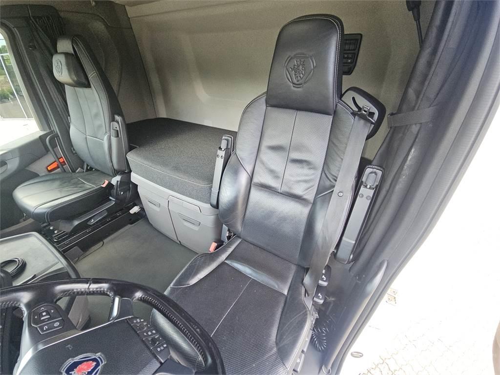 Scania S500 6x2 中古トラクターヘッド | トレーラーヘッド