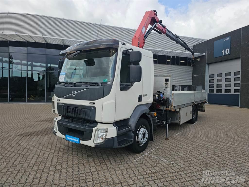 Volvo FL250 クレーントラック、ユニック車