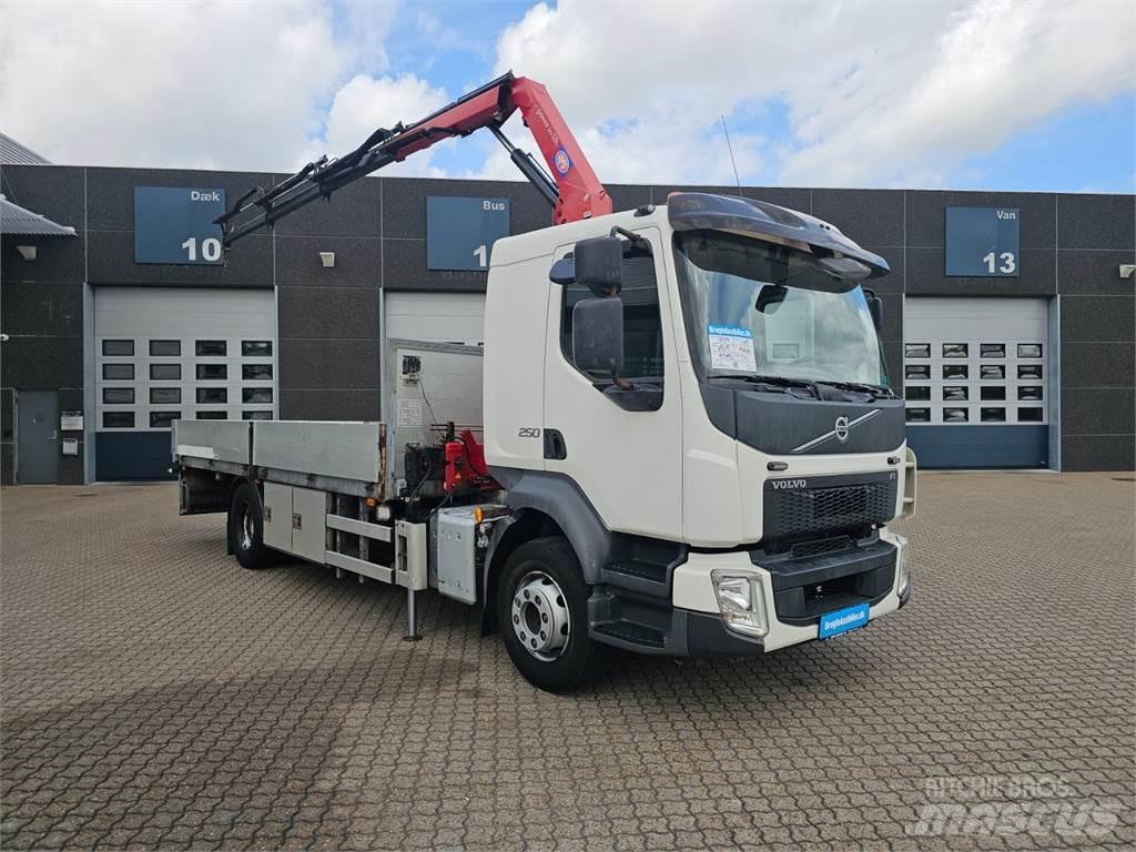 Volvo FL250 クレーントラック、ユニック車
