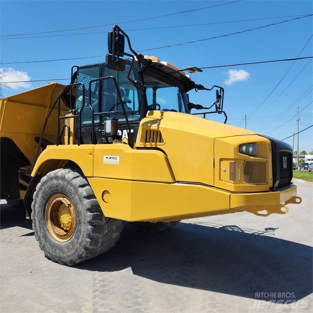 CAT 730 アーティキュレート式ダンプトラック