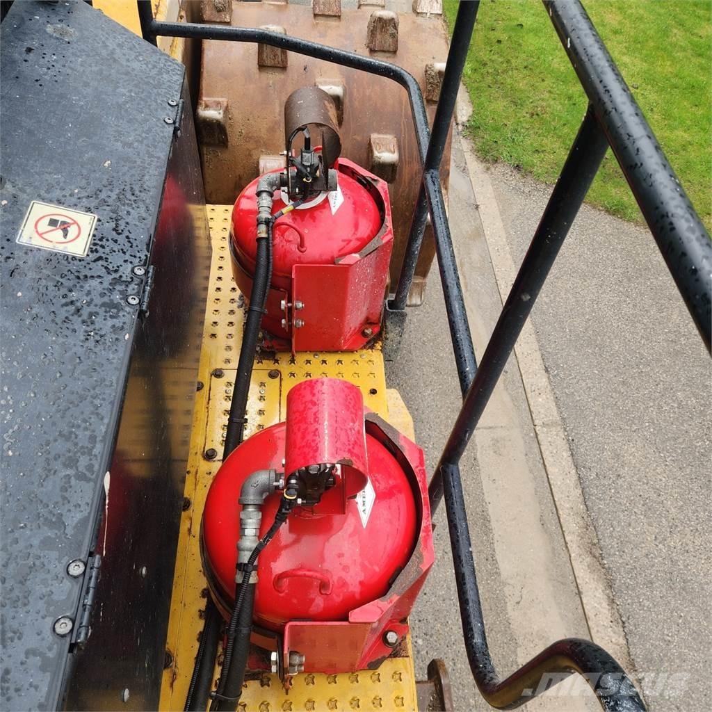 CAT 836K ソイルコンパクター