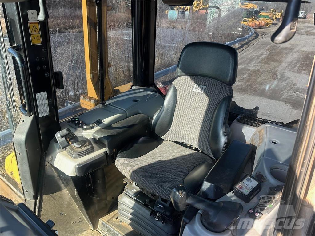 CAT D6N LGP ブルドーザー