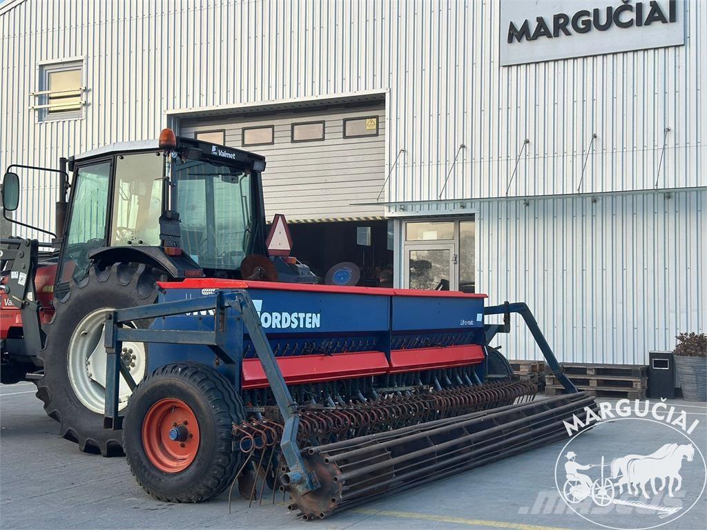 Nordsten CLF 400, 4 m. 農業機械 -　その他