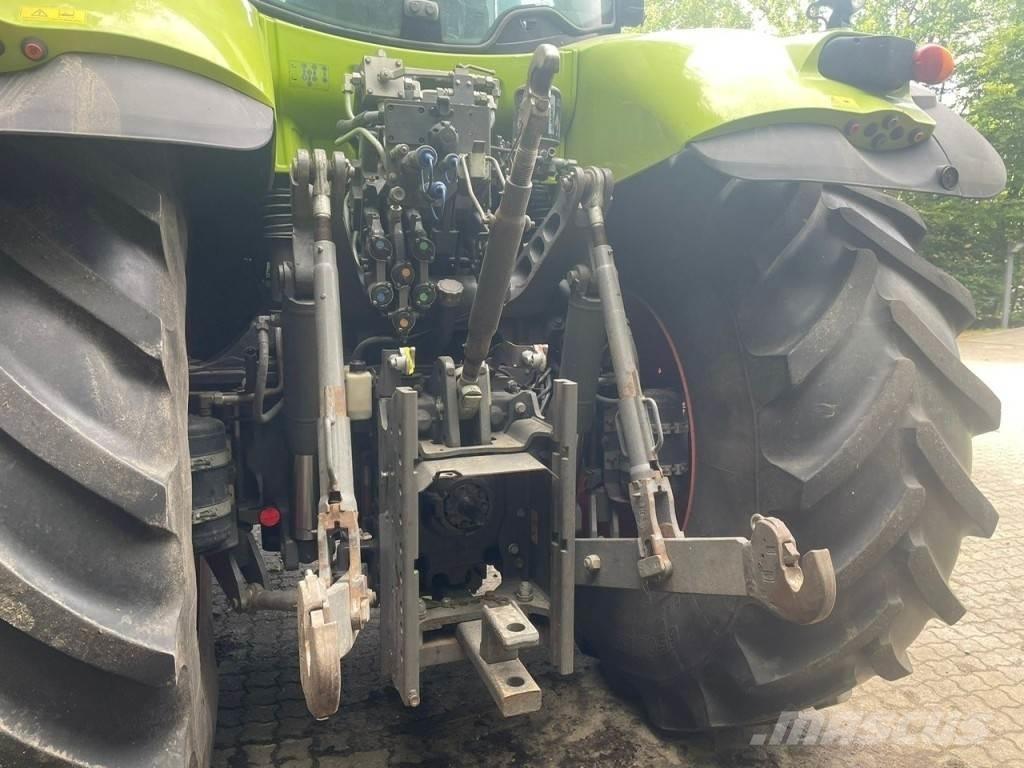 CLAAS AXION 830 トラクター