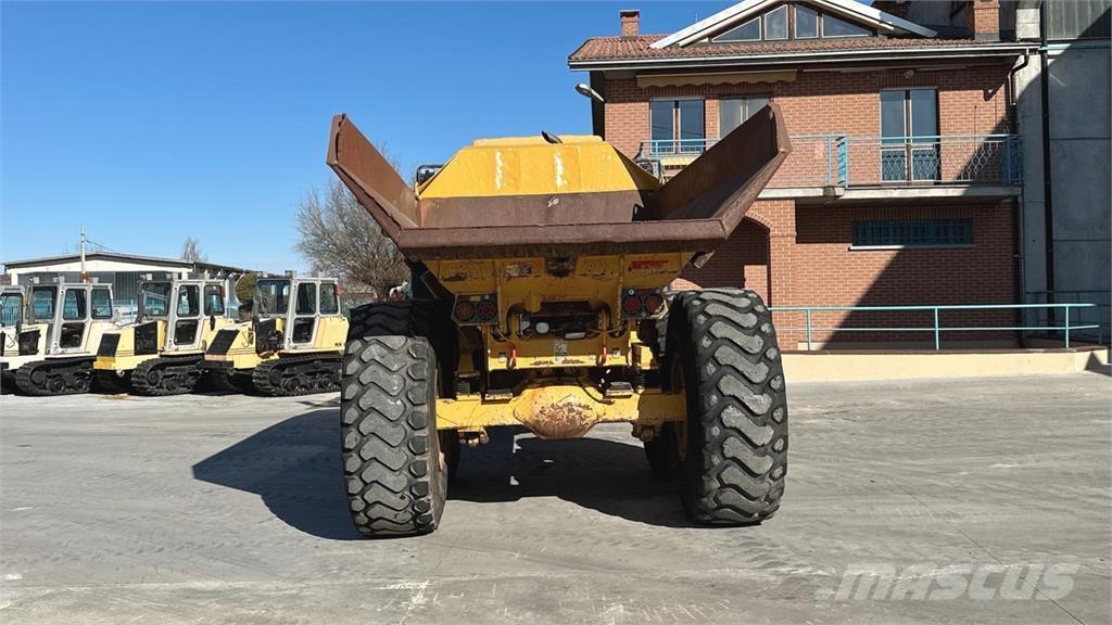 Bell B25D 6x6 サイト　ダンプ