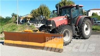 Case IH MXM190 スノーブレードとプラウ