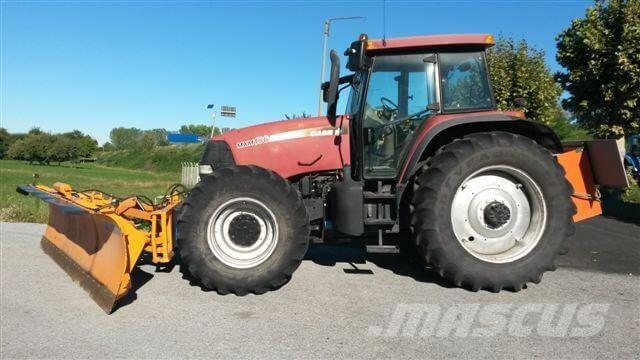 CASE MXM190 スノーブレードとプラウ