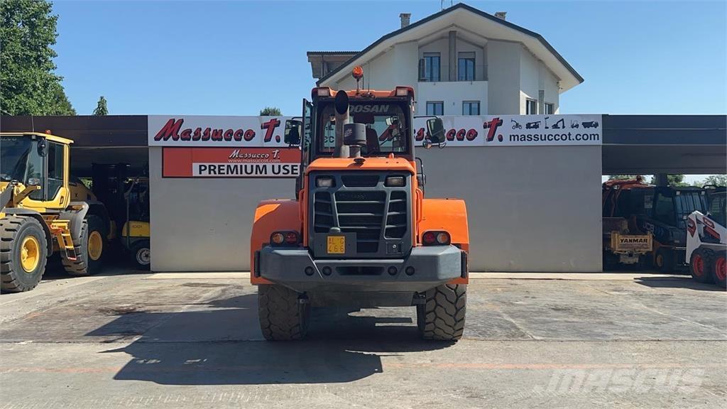 Doosan DL250-5 ホイールローダー・タイヤショベル