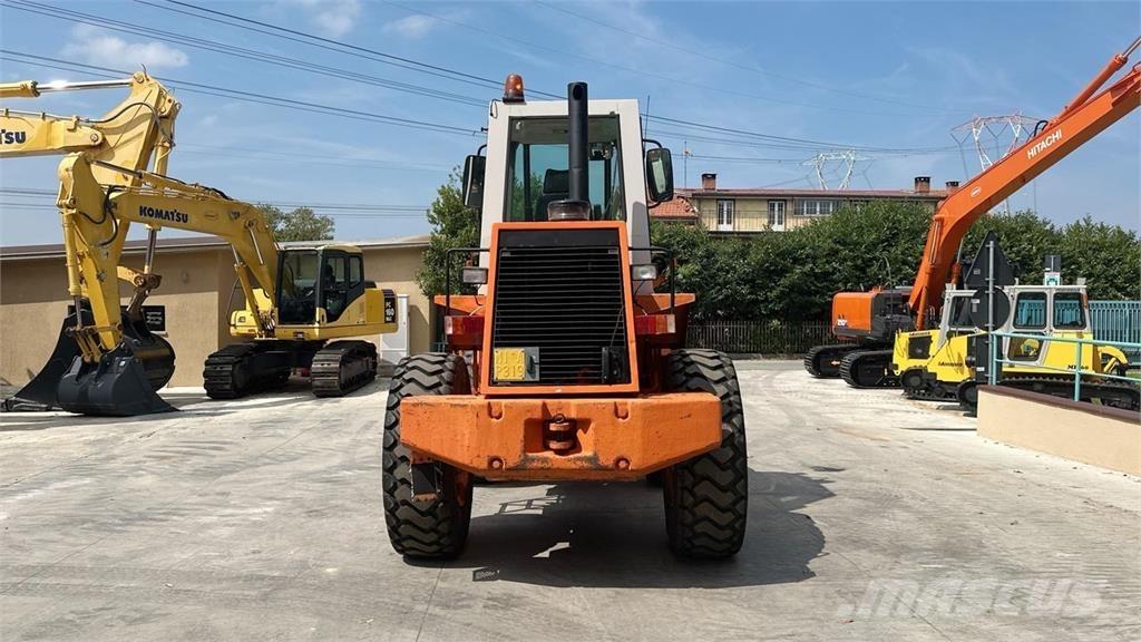 Fiat-Hitachi FR90 4X4 ホイールローダー・タイヤショベル