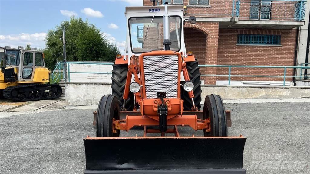 Ford 5600 4X2 ブルドーザー