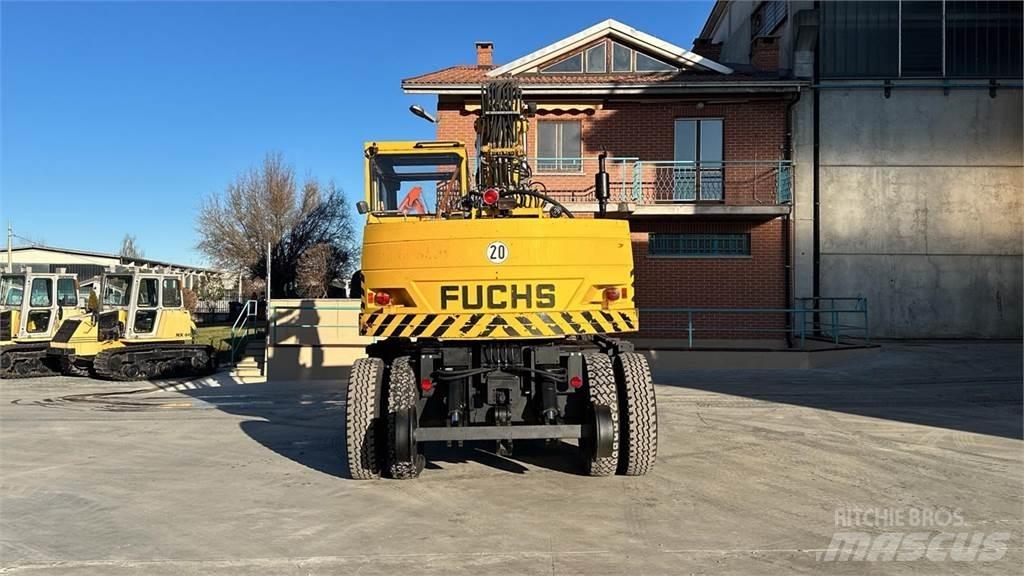 Fuchs MHB 230 ZW 4x4 ホイール式油圧ショベル（パワーショベル・ユンボ・バックホー）