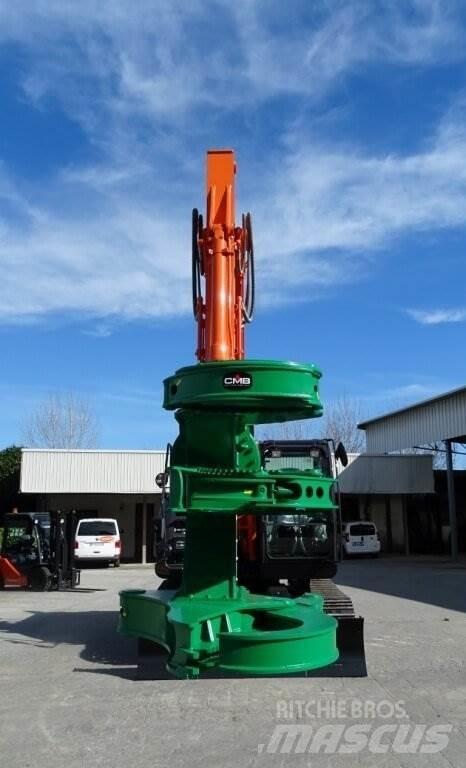 Hitachi ZX135US-6 林業油圧ショベル（パワーショベル・ユンボ・バックホー）