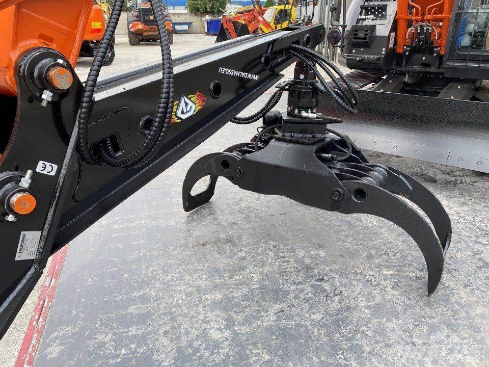 Hitachi ZX135US-6 林業油圧ショベル（パワーショベル・ユンボ・バックホー）
