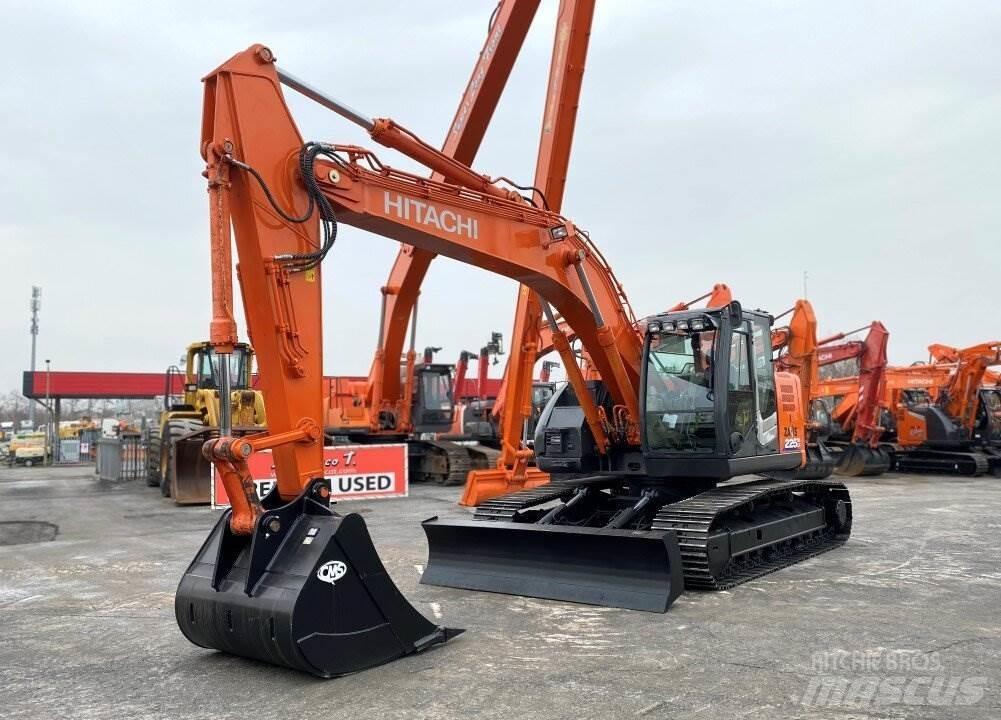 Hitachi ZX225 USBLC 大型油圧ショベル12t以上（パワーショベル・ユンボ）