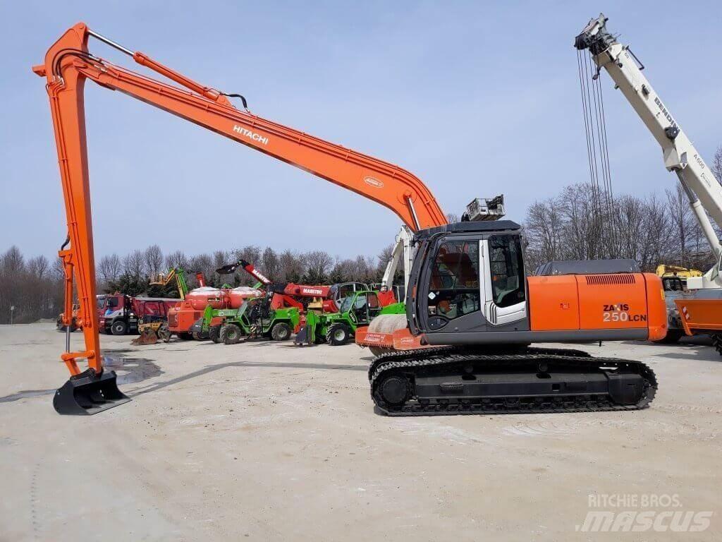 Hitachi ZX250LCN -3 SLF 大型油圧ショベル12t以上（パワーショベル・ユンボ）