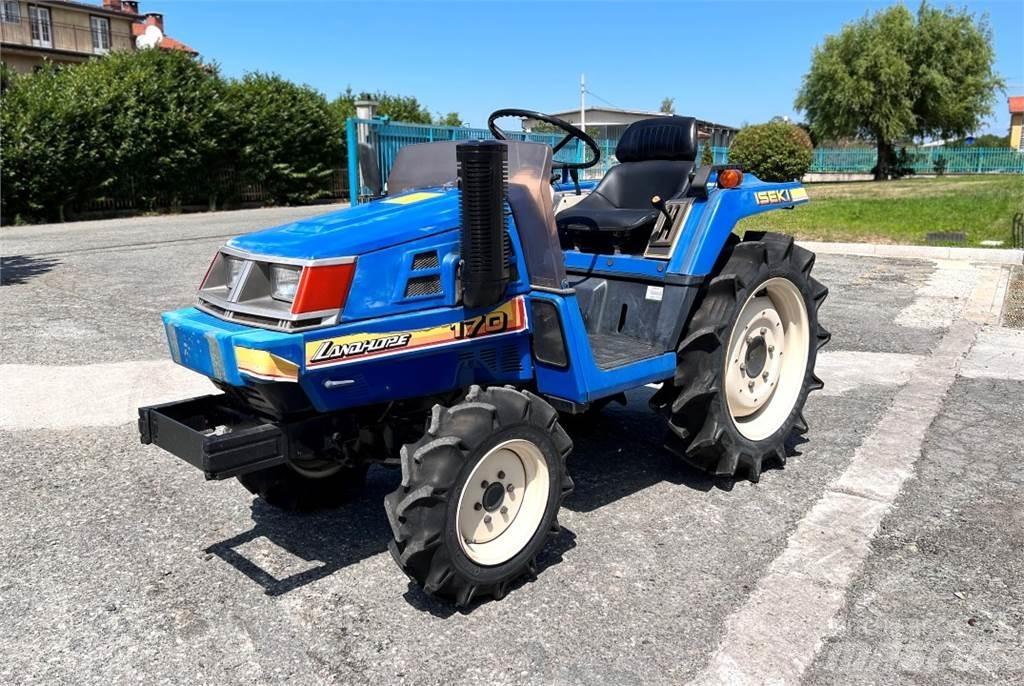 Iseki TU170F 4x4 スノーブレードとプラウ