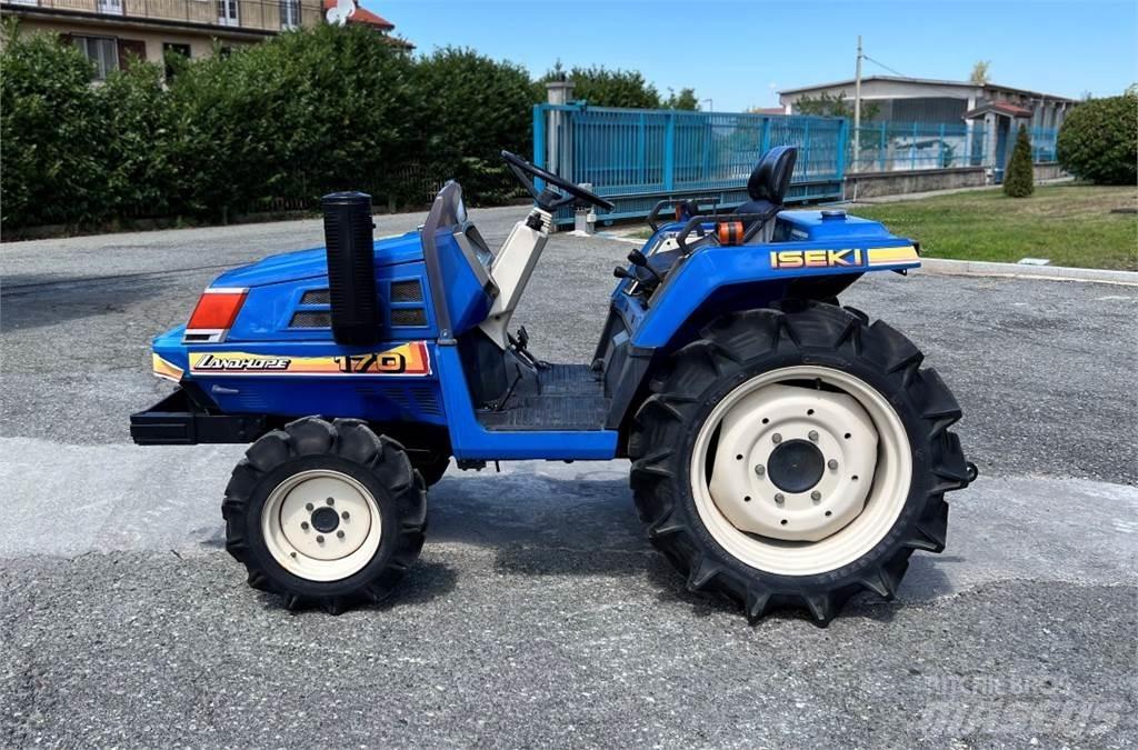 Iseki TU170F 4x4 スノーブレードとプラウ