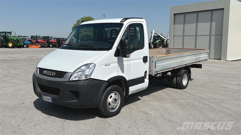Iveco DAILY 35C13 4x2 その他トラック