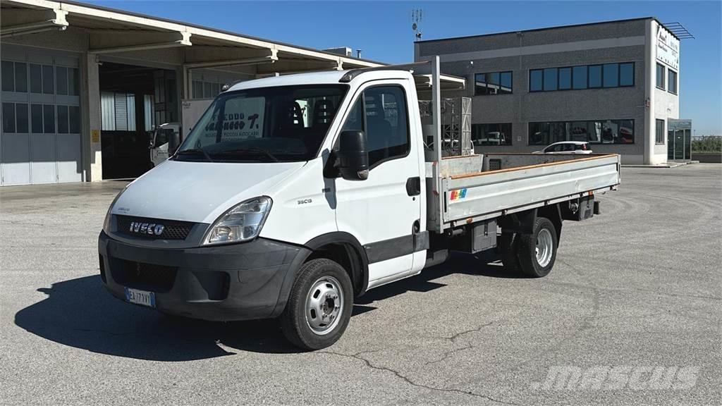 Iveco DAILY 35C13 4X2 その他トラック