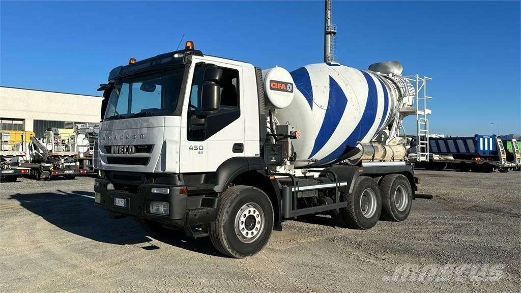 Iveco Trakker 450 6X4 ミキサー車