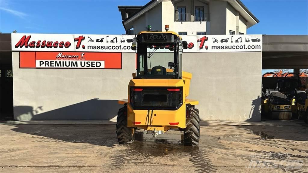 JCB 6ST-2S5 4X4 サイト　ダンプ
