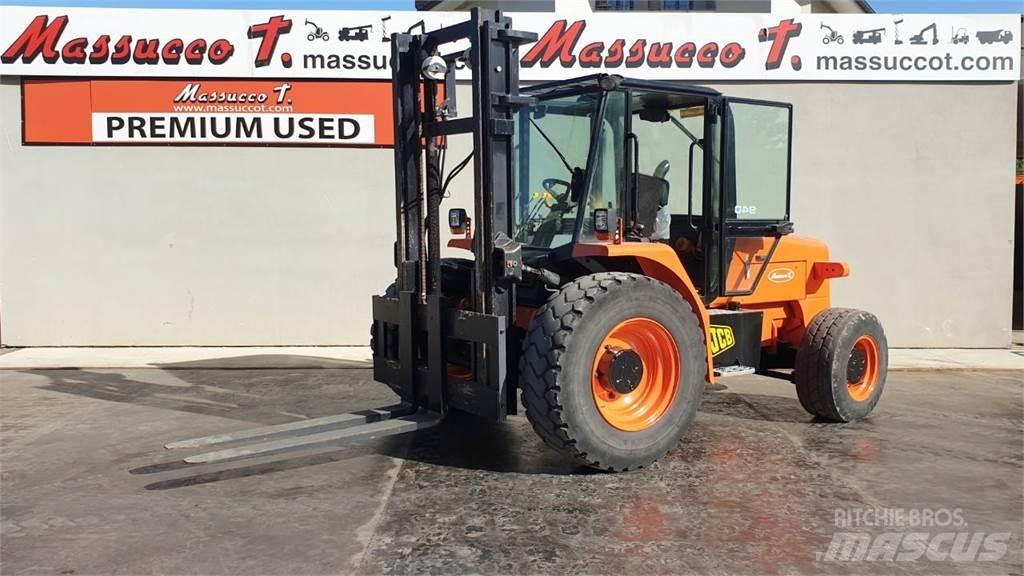JCB 940 4x2 ラフターテレントラック