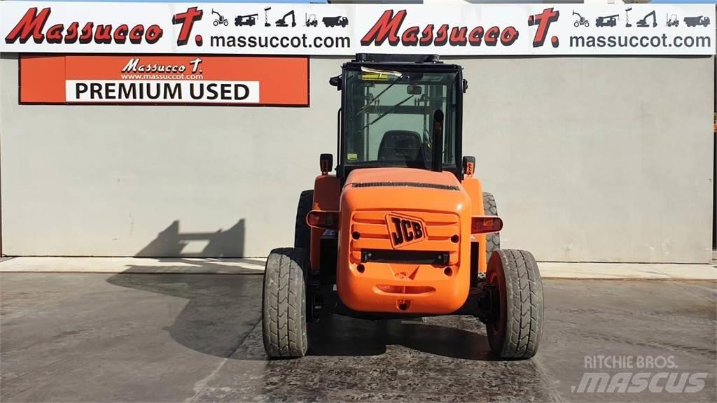 JCB 940 4x2 ラフターテレントラック