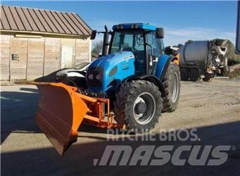 Landini LEGEND 135 スノーブレードとプラウ