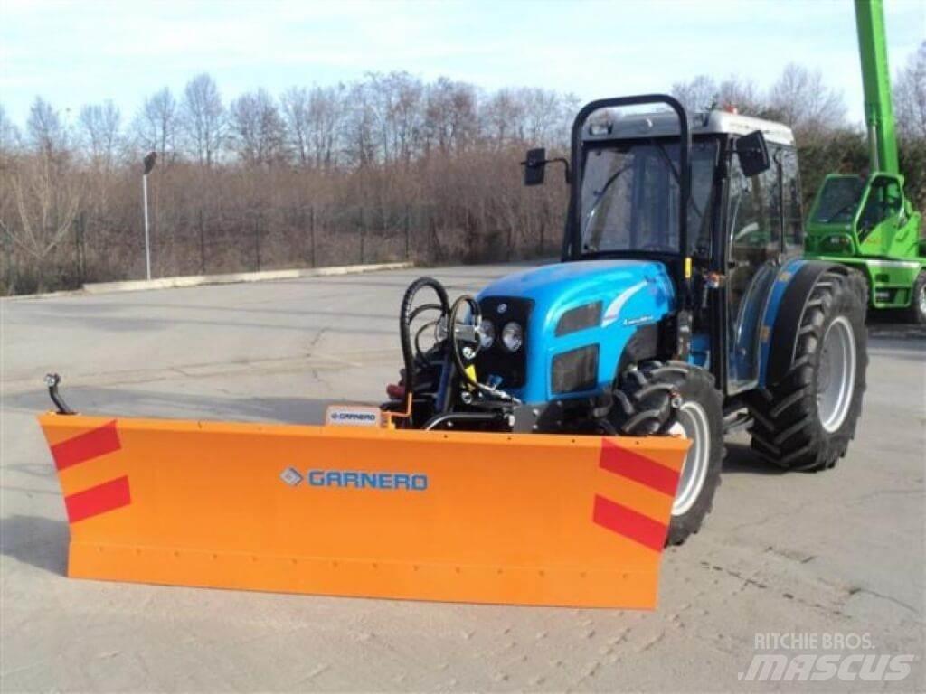 Landini Rex 85 スノーブレードとプラウ