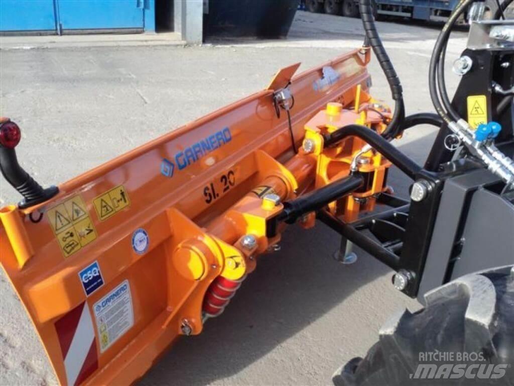 Landini Rex 85 スノーブレードとプラウ