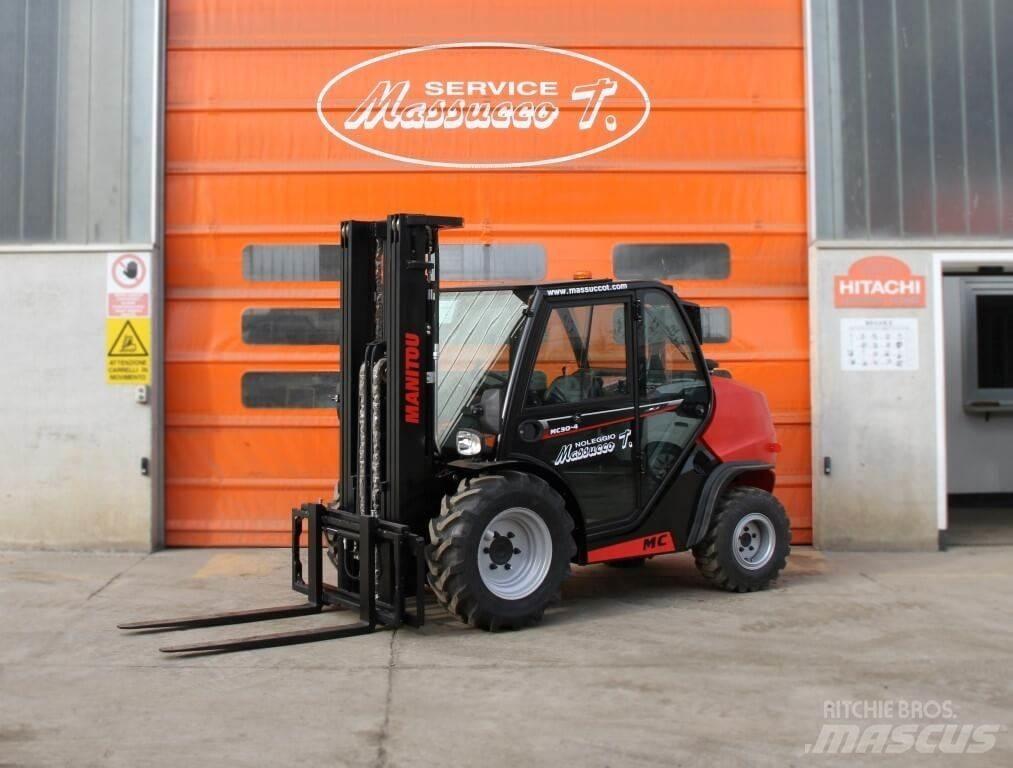 Manitou MC30-4 DK 4X4 ラフターテレントラック