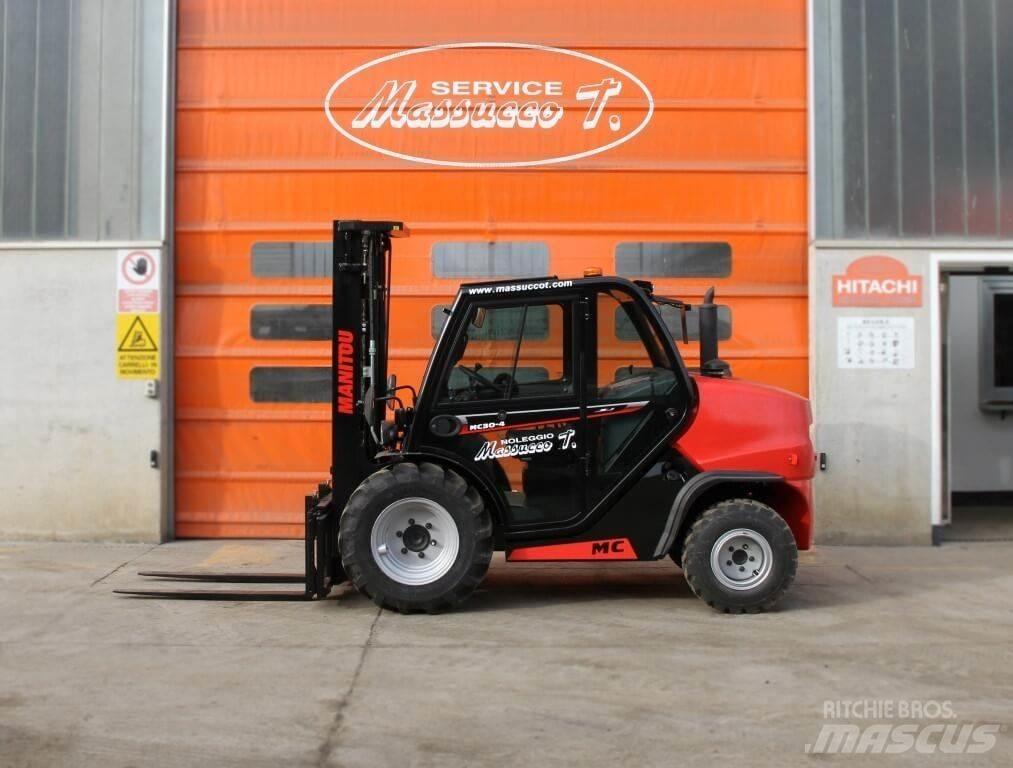 Manitou MC30-4 DK 4X4 ラフターテレントラック