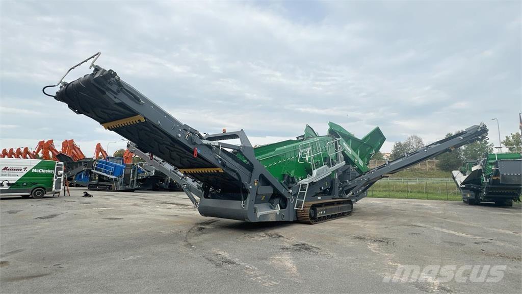 McCloskey R230 廃棄物並び替え設備