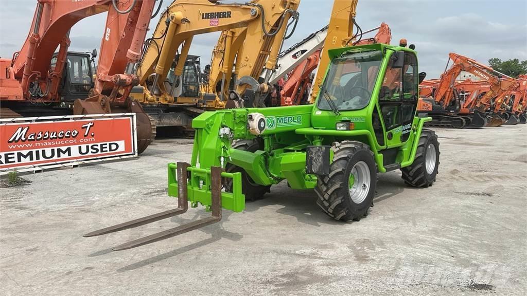 Merlo P38.13 PLUS テレスコーピックハンドラー