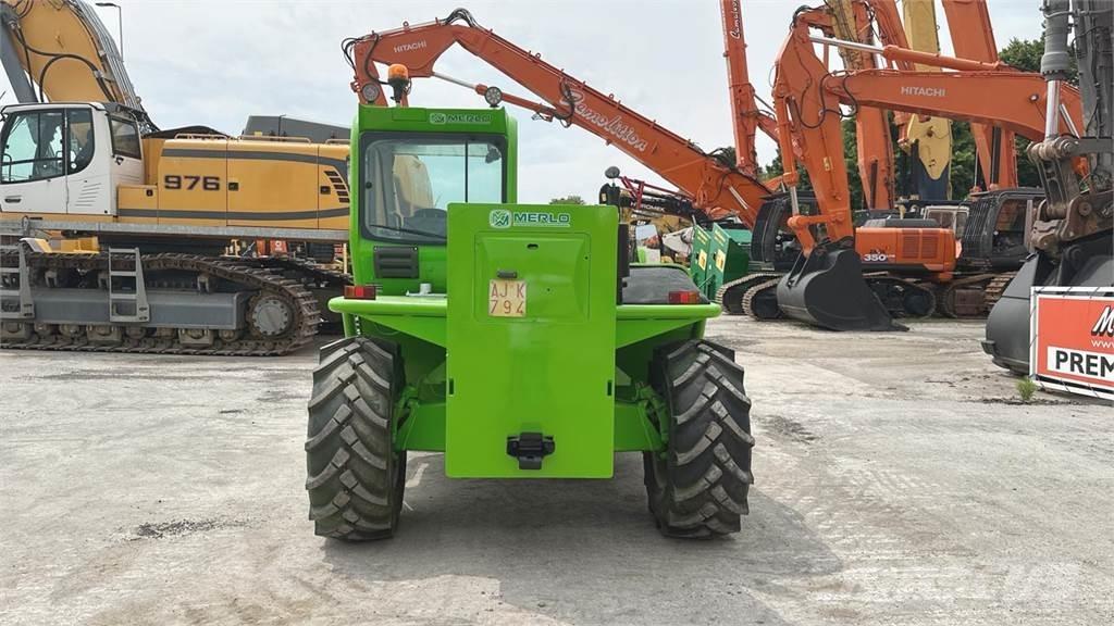 Merlo P38.13 PLUS テレスコーピックハンドラー