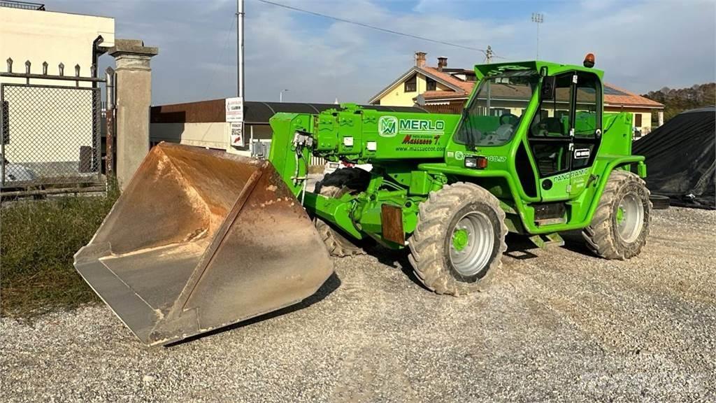 Merlo P40.17 4X4 テレスコーピックハンドラー