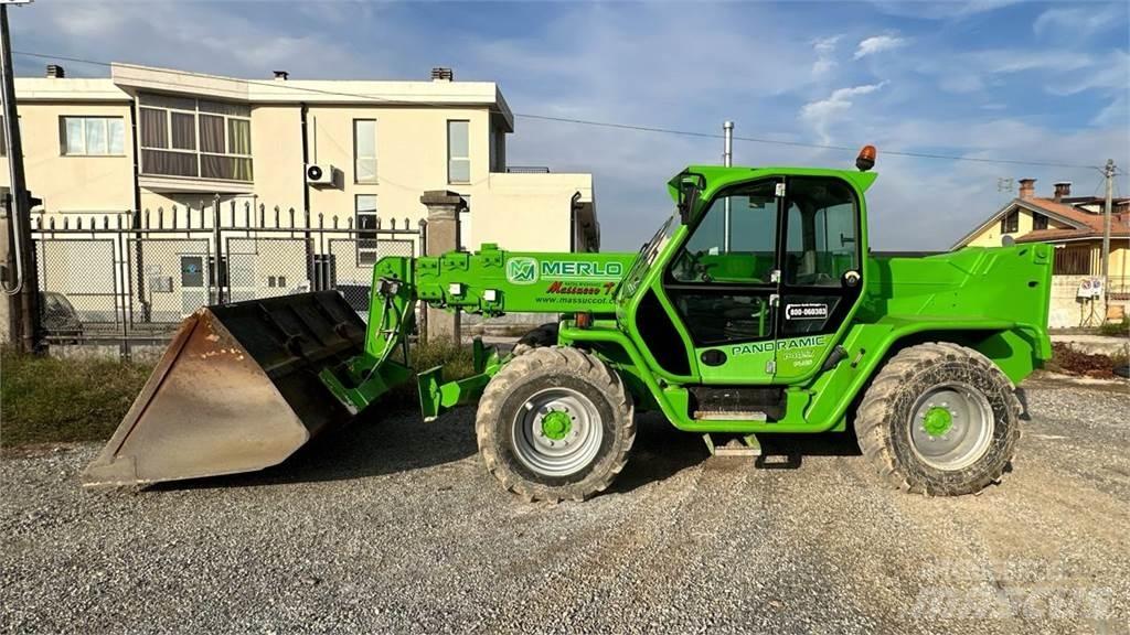 Merlo P40.17 4X4 テレスコーピックハンドラー