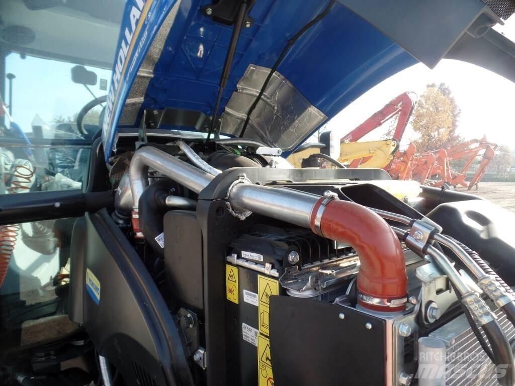 New Holland T5.115 スノーブレードとプラウ