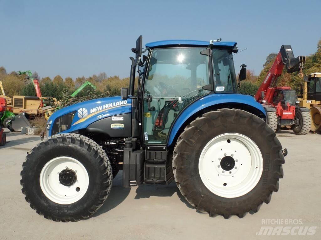 New Holland T5.115 スノーブレードとプラウ